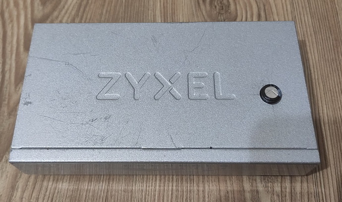 zyxel 4.jpg