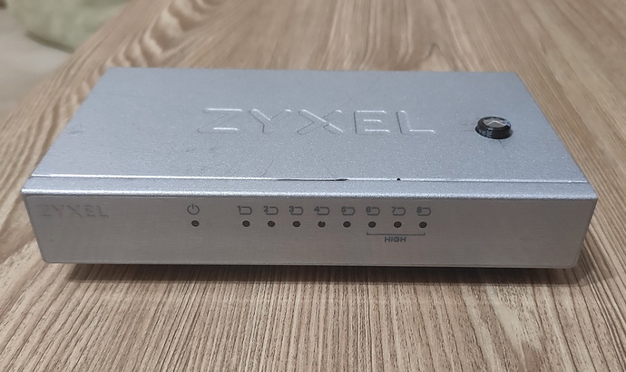 zyxel 2.jpg