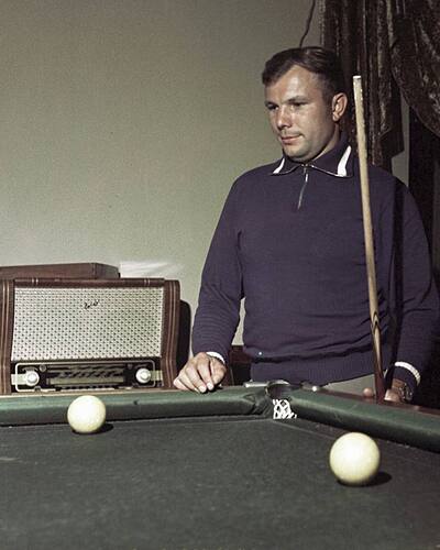 03_gagarin-photo-the-bytheway