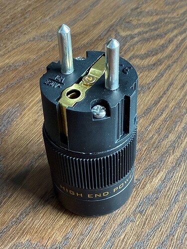 Mike Cables AG 1.jpg