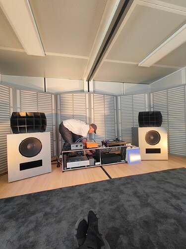hifi.retro_1781193727_3917236306851224634_33418068141_6