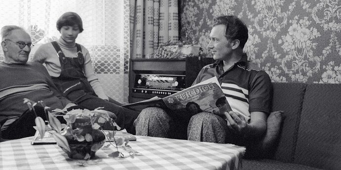 S Jaehn mit Tochter und VAter 1978