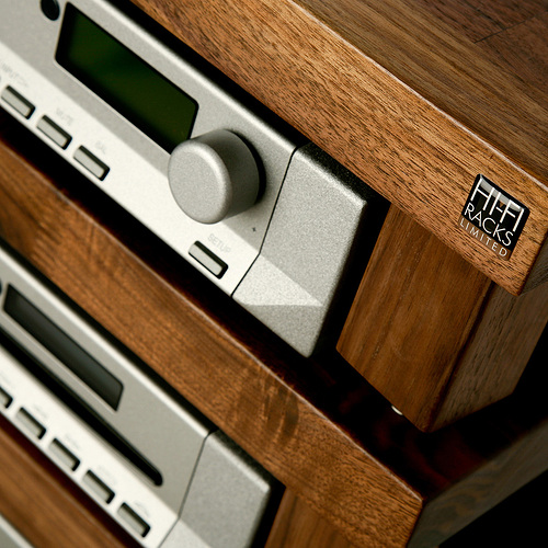 11_35_59_hifi_racks_podium_XS_lifestyle