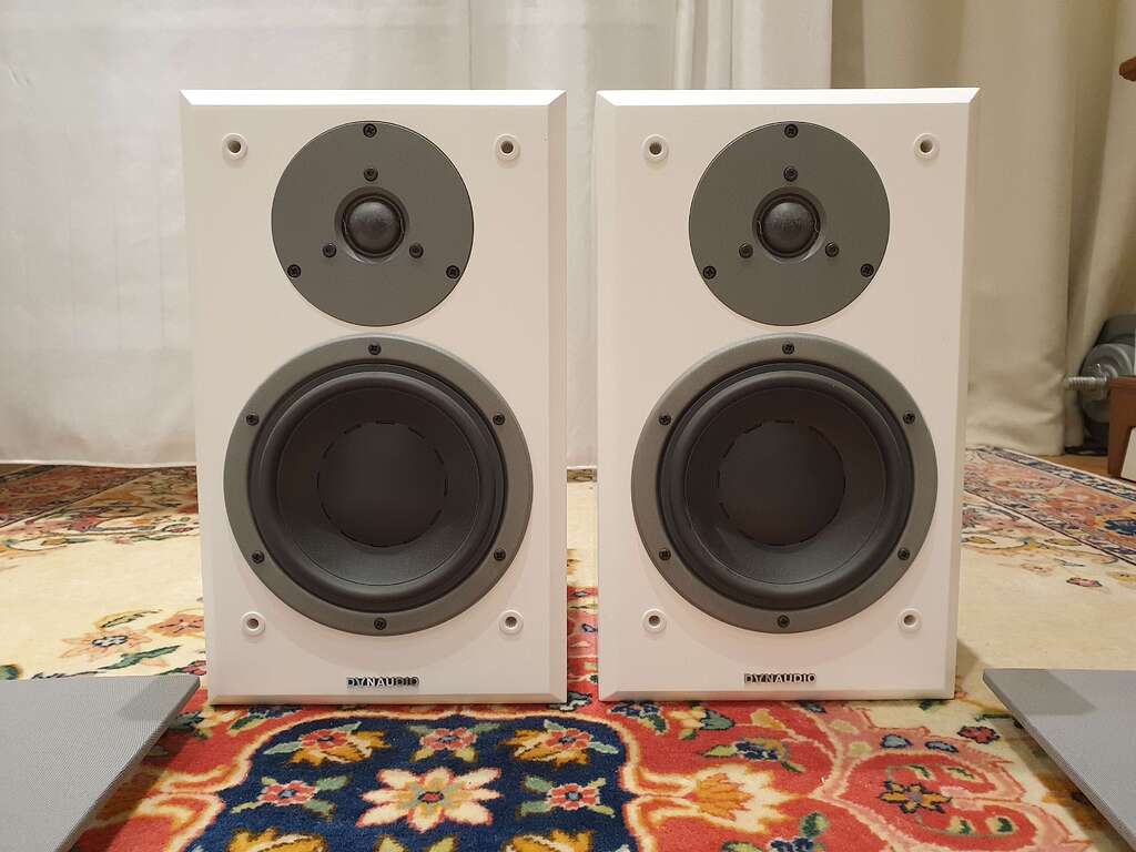 Dynaudio Focus 160. Динаудио эмит 20 депо 196.