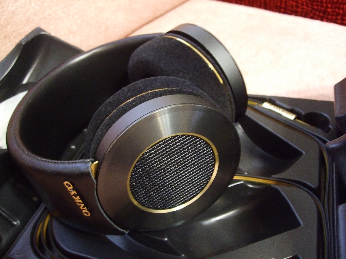 Onkyo A800 And H900M Full-size Headphones Shipping March, 60% OFF