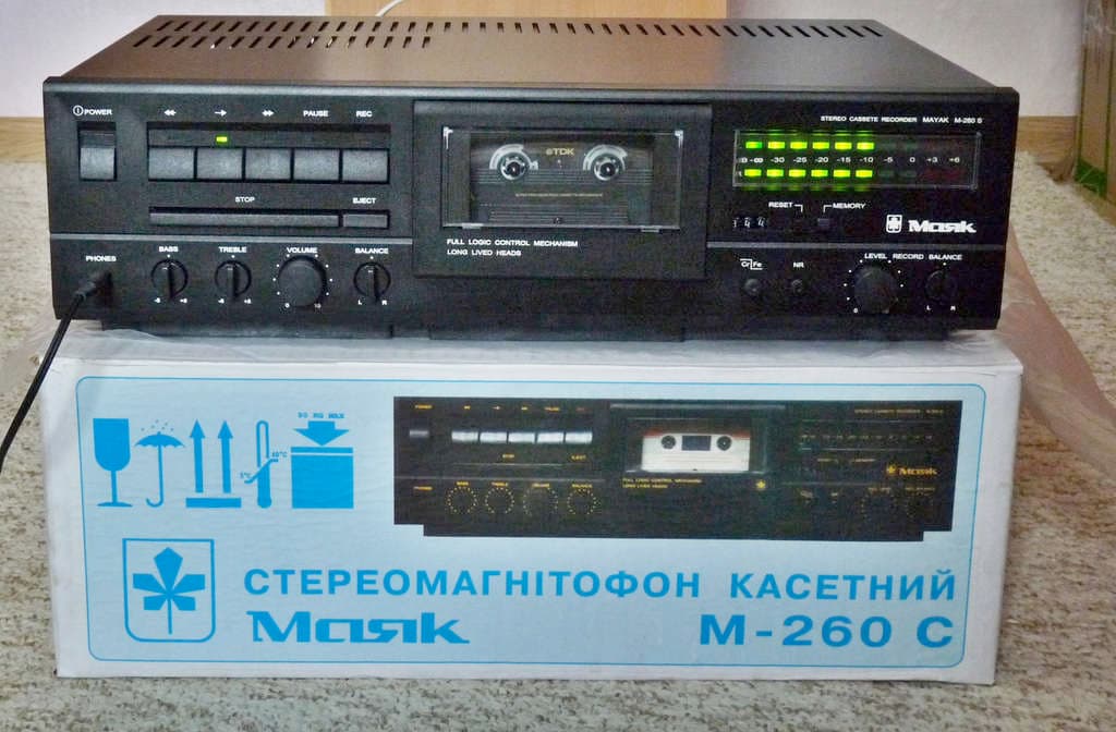 Кассетный магнитофон маяк. Магнитофон "Маяк м-260с". Магнитофон Маяк 260. Кассетная дека Маяк 242. Маяк двухкассетный м-242с.